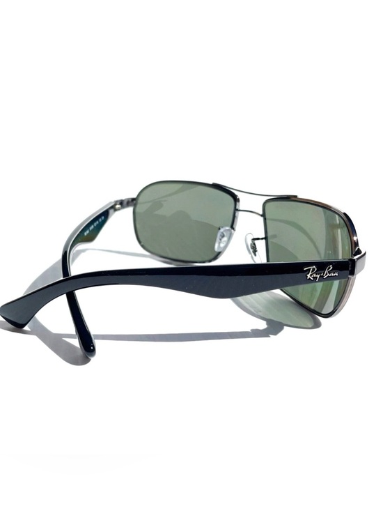 Ray-Ban Other - Ray-Ban RB3492 002
Rectangle Sunglasses
Polished Black Frame